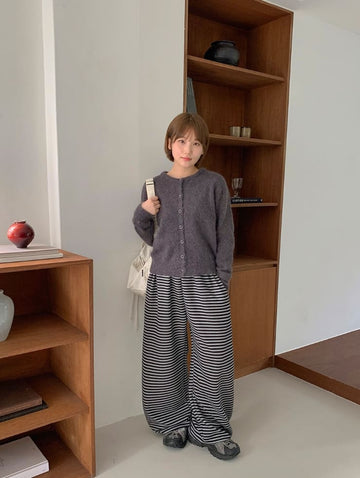 Gelte Wool Round Knit Cardigan